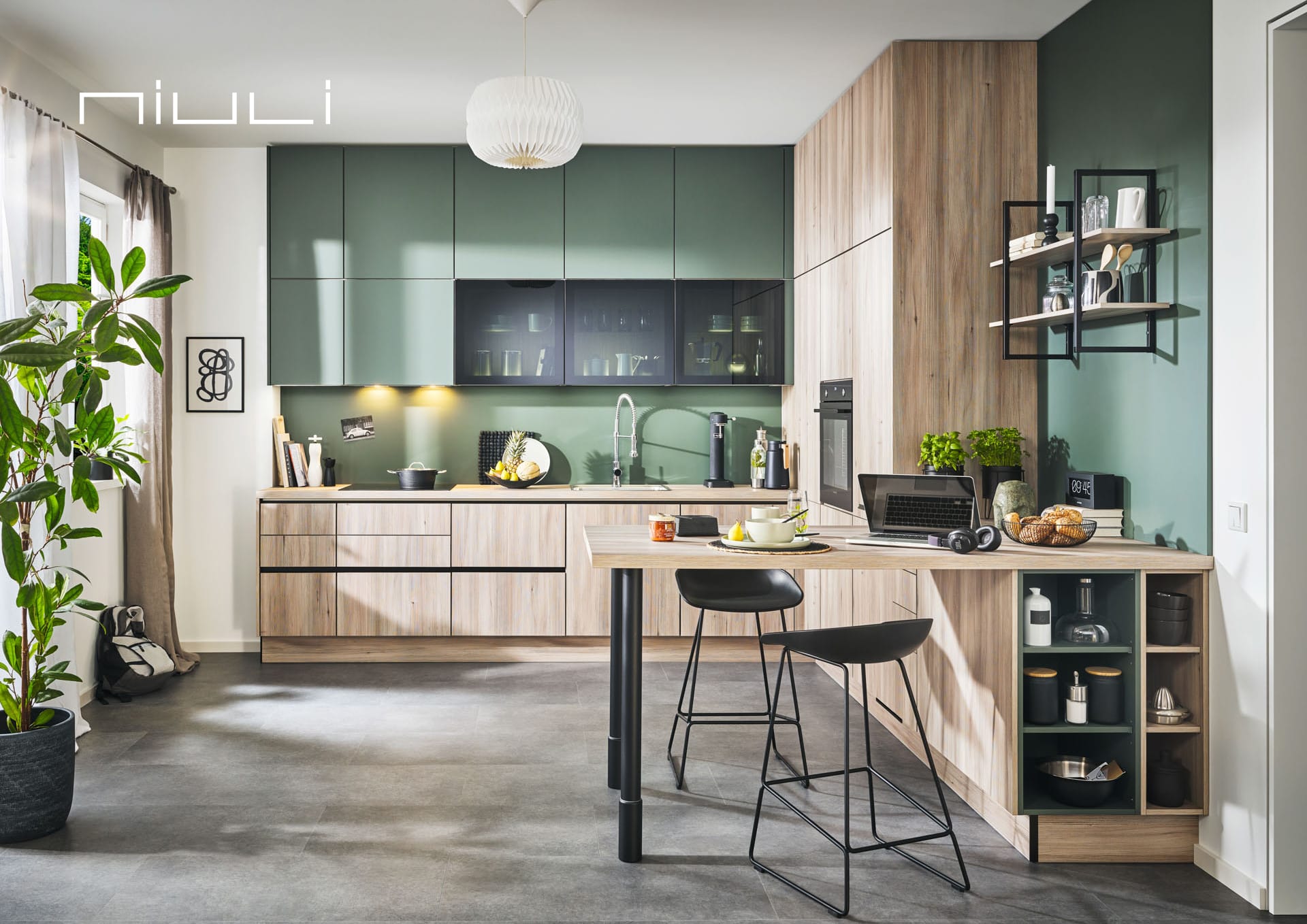 PN100 | 690 Verde & 683 Clay fir